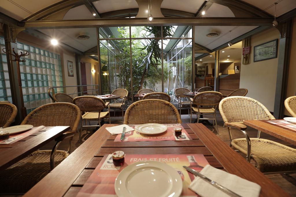 Hotel Au Petit Caporal Maisons-Alfort Kültér fotó