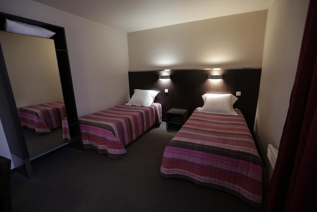 Hotel Au Petit Caporal Maisons-Alfort Kültér fotó