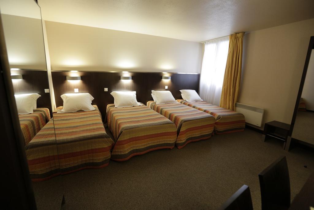 Hotel Au Petit Caporal Maisons-Alfort Kültér fotó