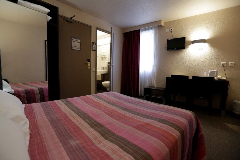 Hotel Au Petit Caporal Maisons-Alfort Kültér fotó