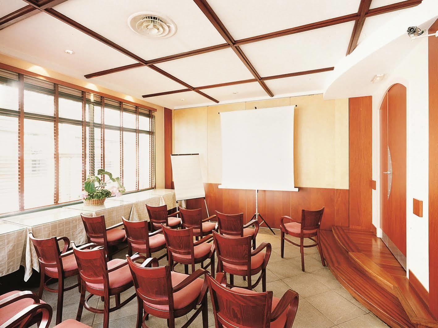 Hotel Au Petit Caporal Maisons-Alfort Kültér fotó